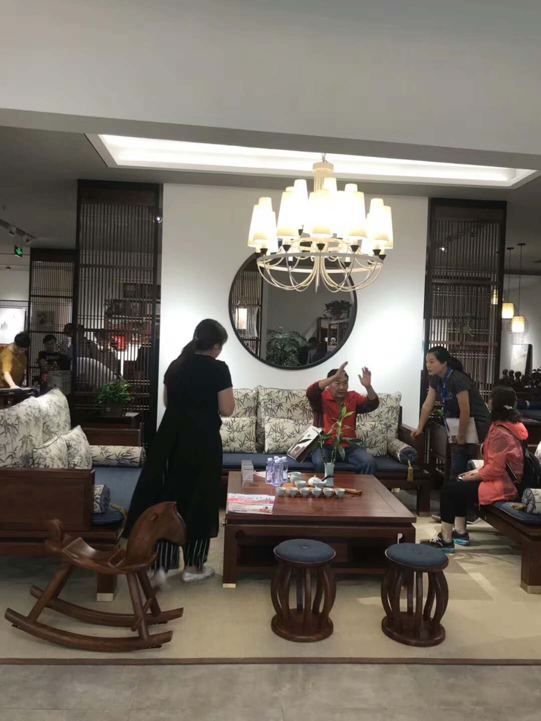 慶賀宜賓花梨院子二店,胡桃里店盛大開業(yè)