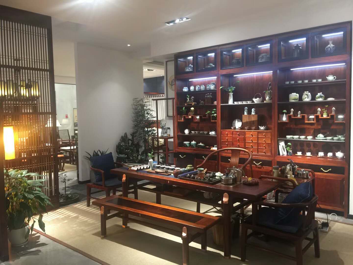 熱烈慶賀昆明東家·阿禧&花梨院子 兩店包裝升級,華麗呈現