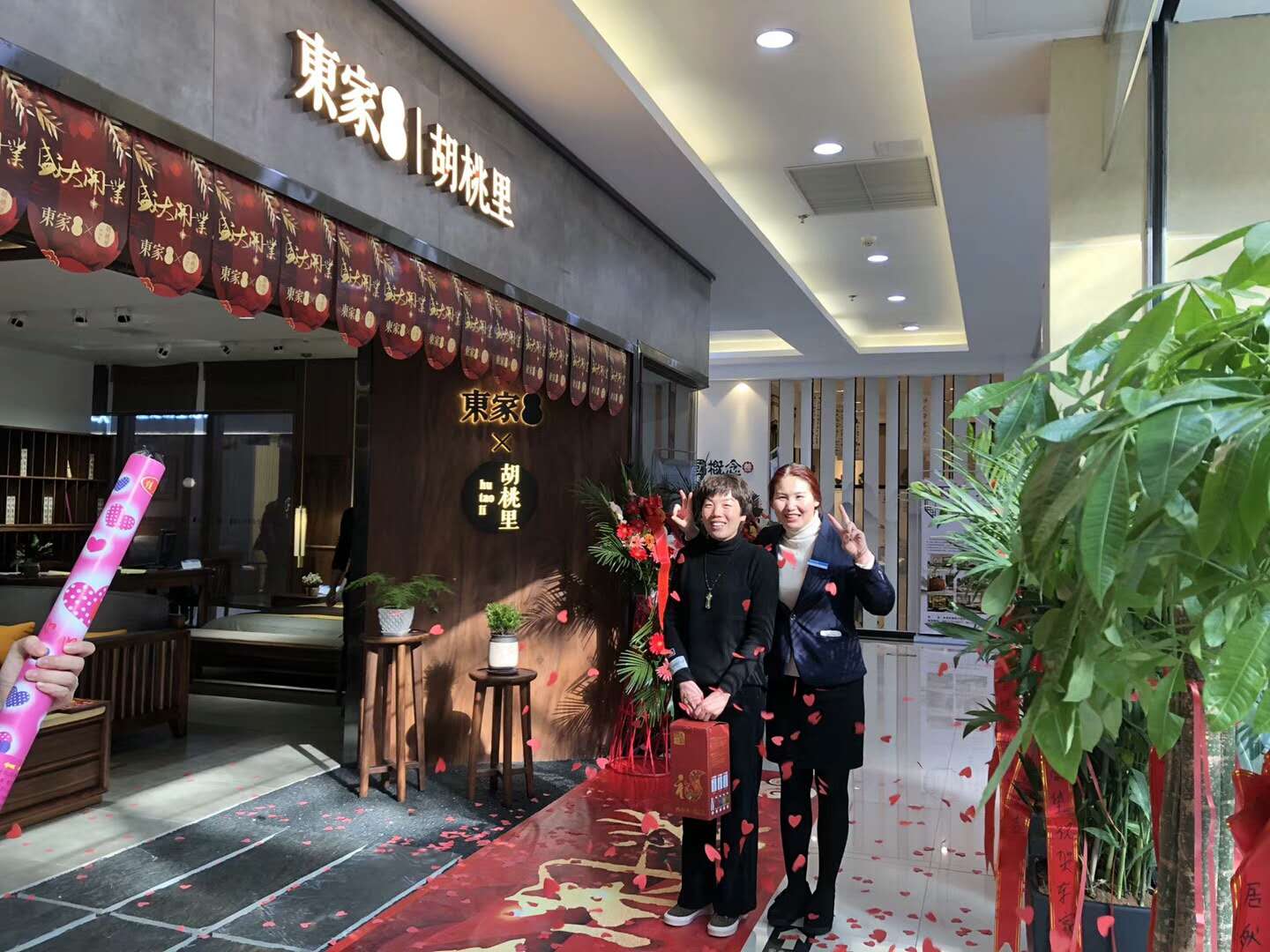 祝賀洛陽(yáng)東家·胡桃里開業(yè)一天開單60萬(wàn)