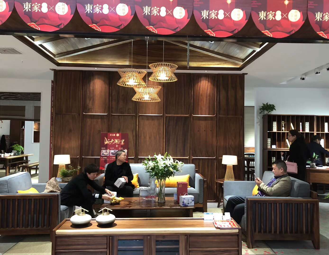 祝賀洛陽(yáng)東家·胡桃里開業(yè)一天開單60萬(wàn)