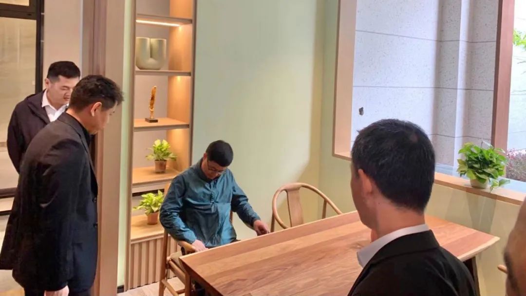 東家人物志 | 楊龍:在西南邊境開店的傳奇藝術家